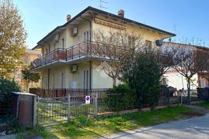 2 LOCALI A CESENATICO