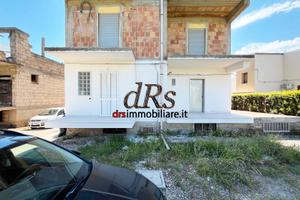 Marconia. Appartamento in ristrutturazione