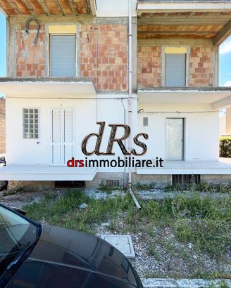 Marconia. Appartamento in ristrutturazione