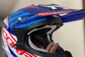 Scorpion casco