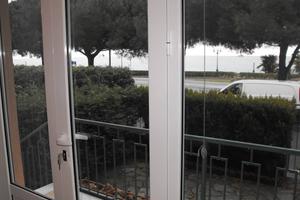 A pochi passi dal mare, trilocale con giardino