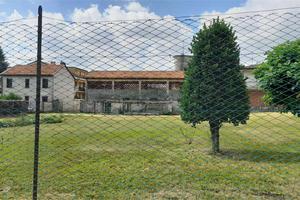 AROSIO vendiamo CASCINA con terreno