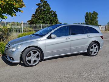 Mercedes-Benz 320