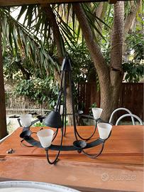 Lampadario moderno a candelabro in acciaio nero