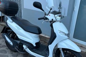 Scooter Peugeot Tweet 150