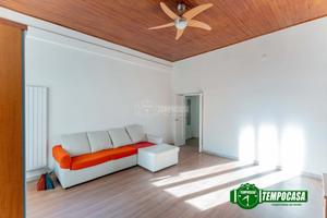 DUE LOCALI IN PIENO CENTRO SENZA SPESE