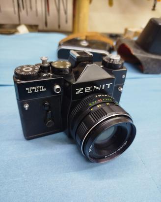 vintage Zenit TTL con obbiettivo Helios 58 mm