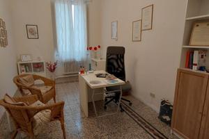 Studio arredato in condivisione