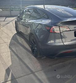 Tesla Y Long Range Dual Motor AWD