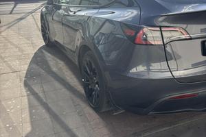 Tesla Y Long Range Dual Motor AWD