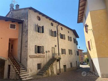 PORZIONE DI CASA TERRACIELO