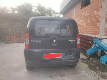 Macchina Peugeot Bipper anno 2013
