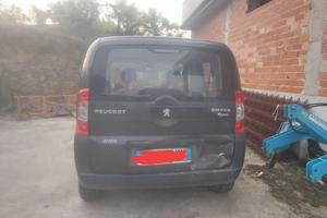 Macchina Peugeot Bipper anno 2013