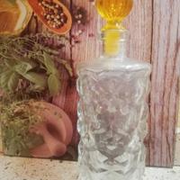 Bottiglia di vetro lavorato porta liquore