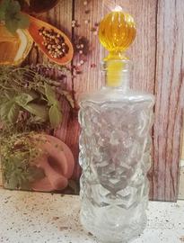 Bottiglia di vetro lavorato porta liquore