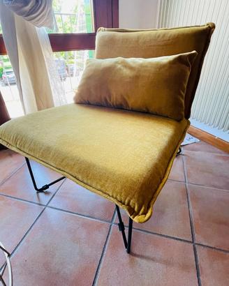Poltrona design velluto giallo senape