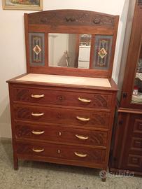 Cassettiera-Comò Antico con Disegni