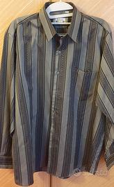 Camicia da uomo in toni di grigio