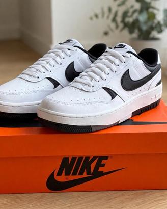 Nike Gamma Force Bianco / Nero
