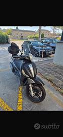 Scooter piaggio beverly 400