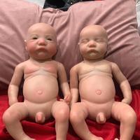 Bambola  in silicone mirbido occhi chiusi o aperti