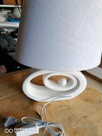 Lampada da tavolo 