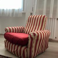 Poltrona imbottita a righe rosse e beige vintage