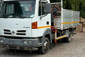 Autocarro Nissan Atleon 80 qt