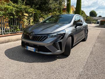 RENAULT Clio Techno 5ª serie - 2024