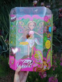 Bambola Flora Winx Club 4 - Believix - magiche ali