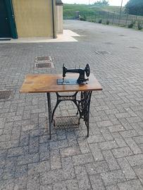 Macchina da cucire SINGER d'epoca anni 50/60