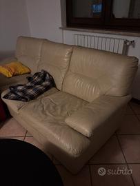 Divano in pelle panna