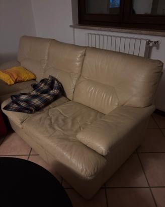Divano in pelle panna