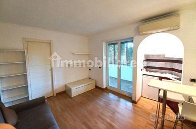 Villa bonelli monolocale con balcone