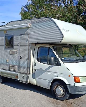 Camper Rimor mansardato 5+1 posti