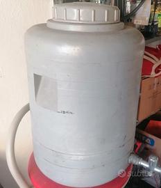 recipiente con rubinetto da 100lt circa 