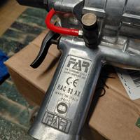 Rivettatrice ad 'aria compressa professionale FAR