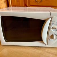 Forno microonde Whirpool con  funzione defrost