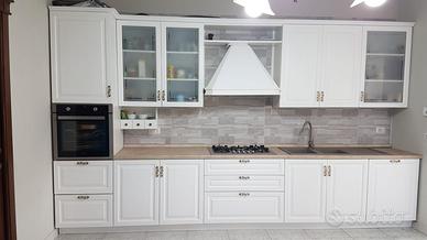 cucina artigianale 4 mt lineari più madia 