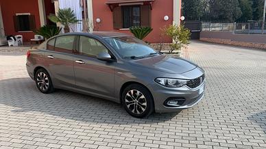 AUTO FIAT TIPO