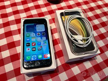 Apple iPhone SE 2020 64Gb Nero Alimentatore e cavo