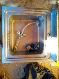 Lavello in acciaio 60x60 con miscelatore 