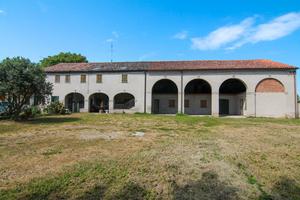 Arzergrande - rustico con ampio giardino