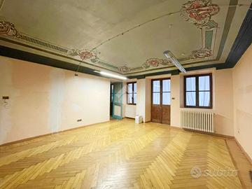 NEGOZIO A RIVAROLO CANAVESE