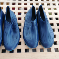 Sandali scarpe scoglio mare