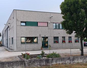  magazzino e uffici