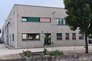  magazzino e uffici