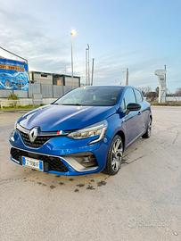 Clio R.S Line