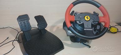 Volante e pedalaliera thrustmaster T150