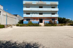 Capannone 3600 mq totali